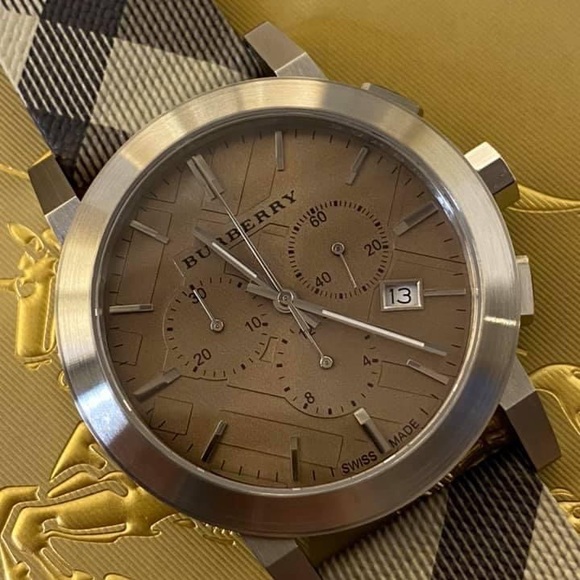 SOLD / Burberry Men’s Swiss Chronograph Watch
42mm
Swiss Made
Sapphire Crystal - Picture 6 of 9